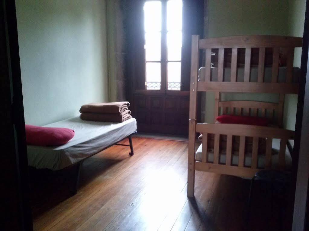 Albergue Roots & Boots Σαντιάγο ντε Κομποστέλα Εξωτερικό φωτογραφία